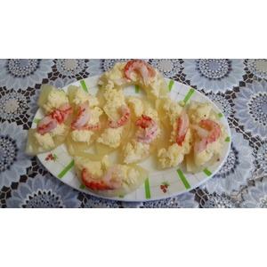 Сырная закуска с ананасами