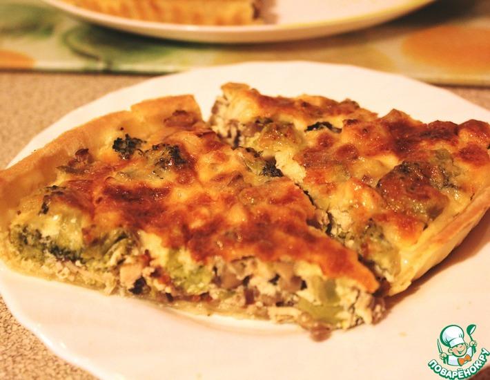 Рецепт: Лоранский пирог с курицей, грибами и брокколи