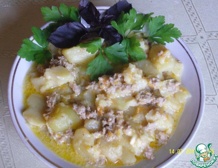 Рецепт: Картофель с фаршем и плавленым сырком