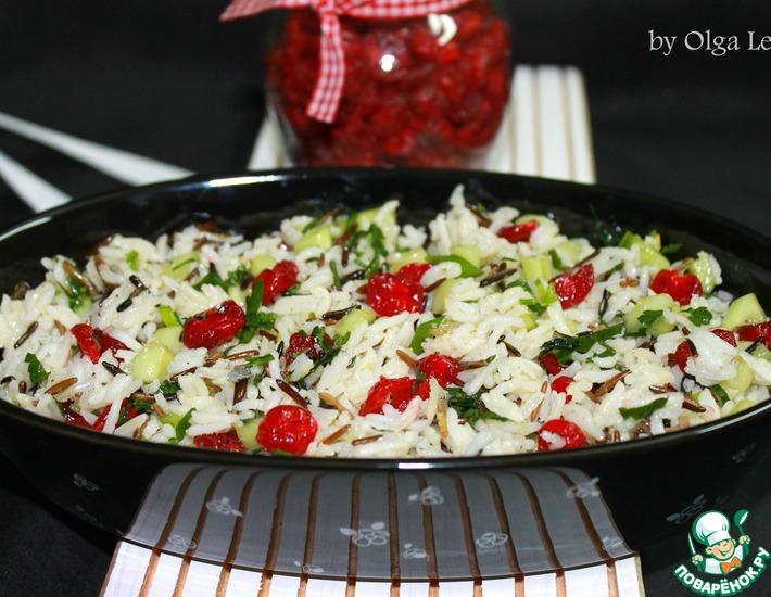 Рецепт: Салат с рисом и вяленой вишней