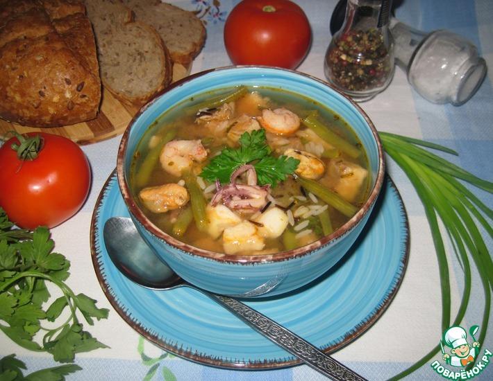 Рецепт: Томатный суп с рисом, фасолью и морепродуктами