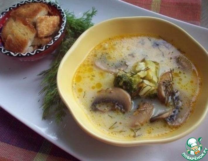 Рецепт: Сырный суп с шампиньонами и брокколи