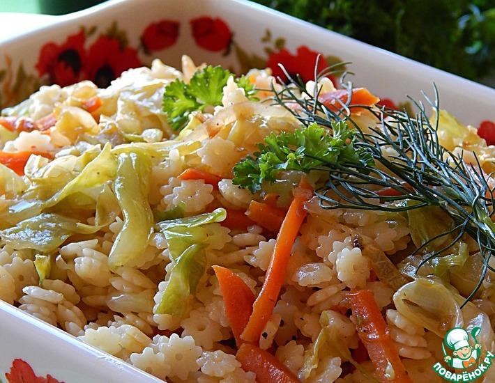 Рецепт: Теплый капустный салат с макаронами