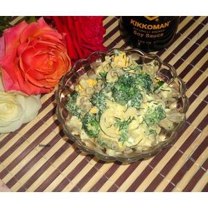 Салат с брокколи и луком