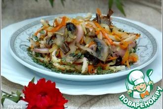 Рецепт: Теплый салат с кальмарами и грибами