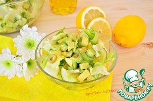 Рецепт: Зелёный салат с лимонной заправкой