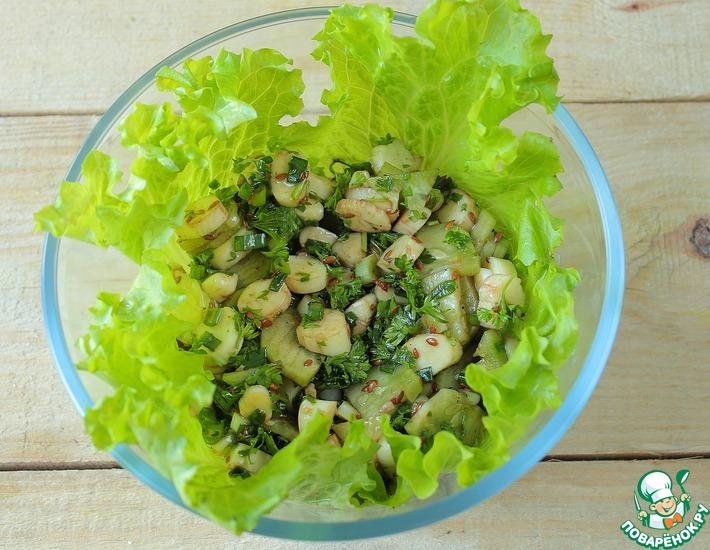 Рецепт: Салат из огурцов и сыра сулугуни