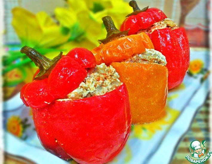 Рецепт: Фаршированные перцы в томатно-сметанном соусе