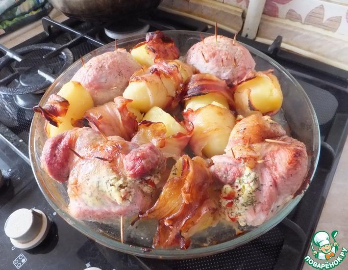 Рецепт: Рулетики из свинины с творогом и сладким перцем