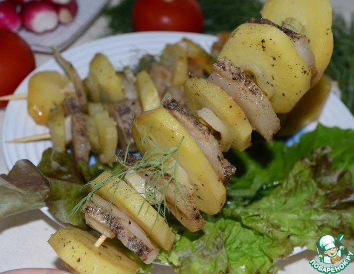 Рецепт: Картофельный кебаб с салом и луком-пореем