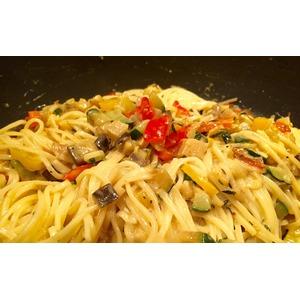 Спагетти с овощами в кокосовом молоке