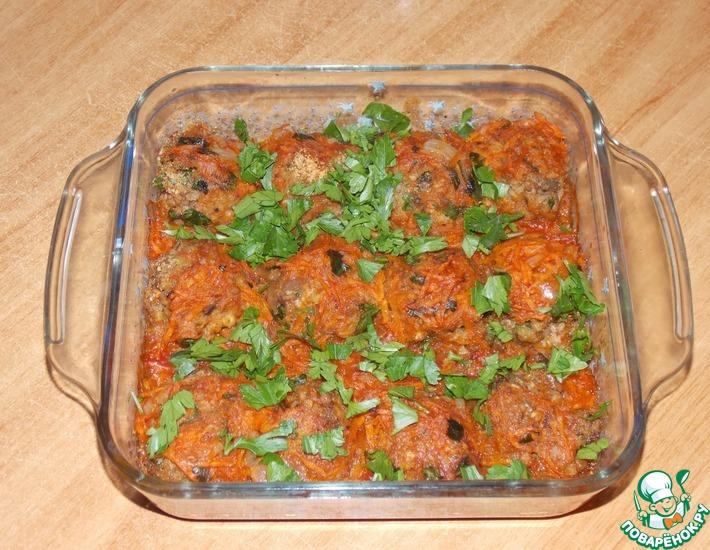 Рецепт: Гречневые тефтели с грибами в томатном соусе