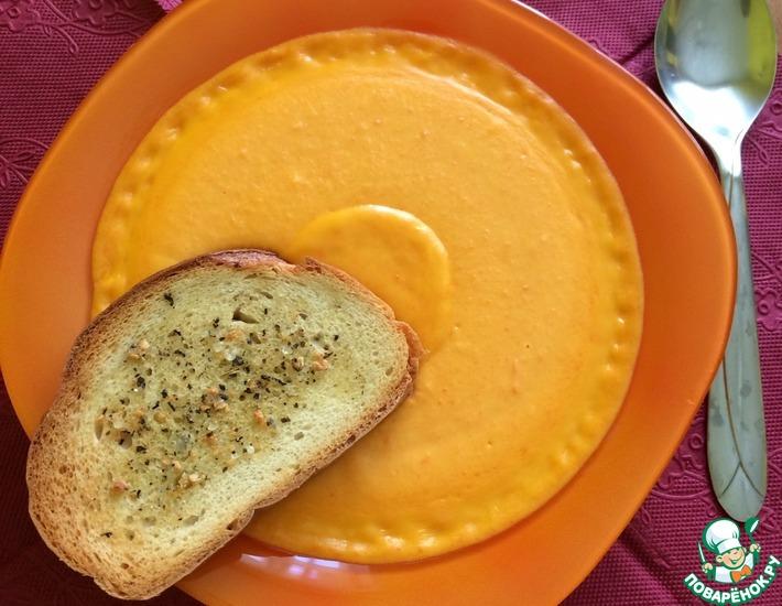 Рецепт: Морковный суп-пюре с чесночными гренками