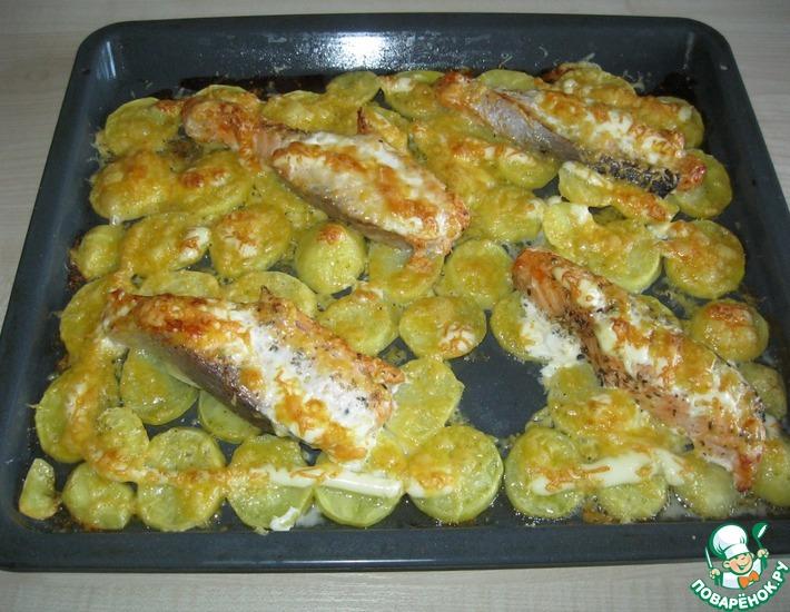 Рецепт: Картофель, запеченный с лососем под сыром
