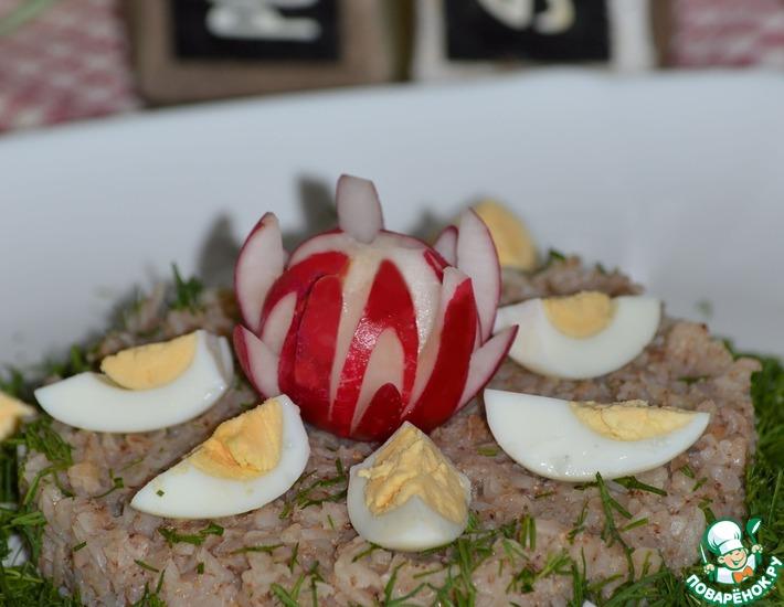 Рецепт: Гречневая каша с перепелиным яйцом и зеленью