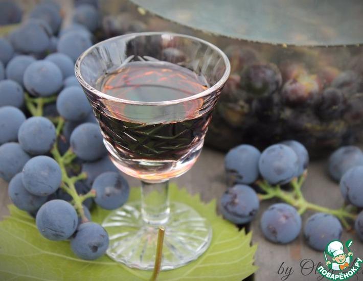 Рецепт: Виноградная настойка Пряно-пьяная Изабелла