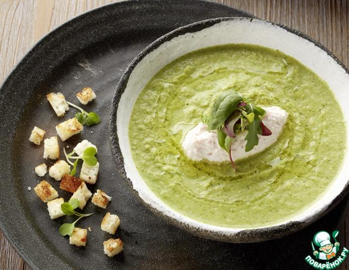 Рецепт: Крем-суп из брокколи и кнелями из сливочно-крабового мусса