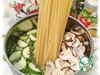 Спагетти с цуккини, грибами и зелёным горошком ингредиенты