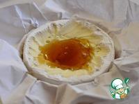 Камамбер, запеченный с медом и кешью ингредиенты