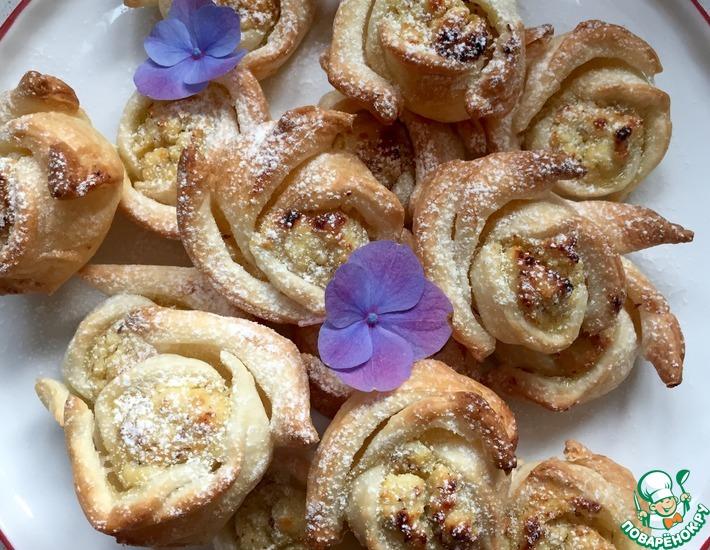 Рецепт: Булочки Цветочки с творожной-ореховой начинкой