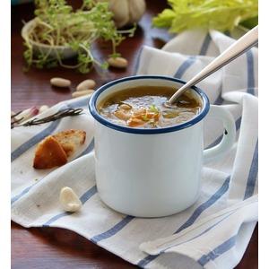 Домашний суп с белой фасолью