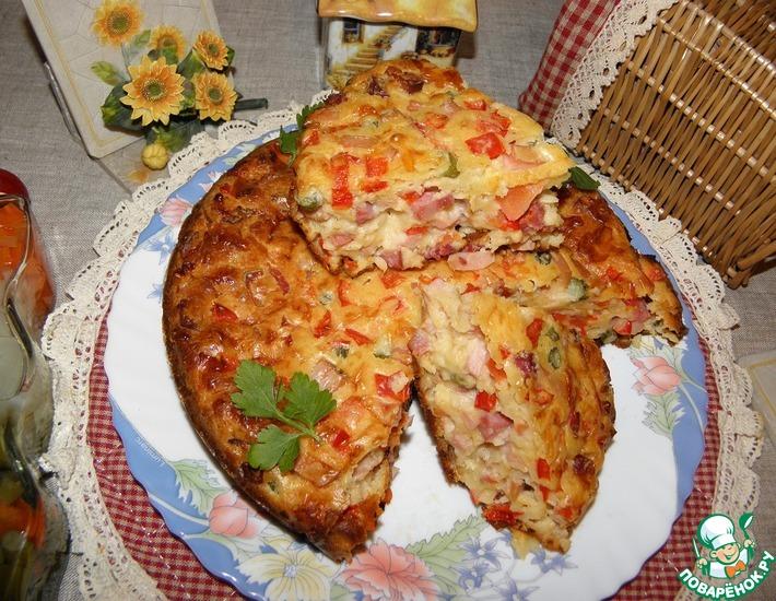 Рецепт: Закусочный пирог с овощами и копченостями
