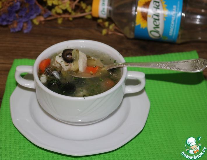 Рецепт: Рыбный суп с солёными огурцами