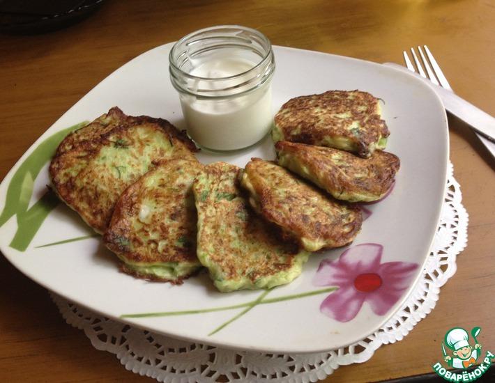 Рецепт: Кабачково-сырные оладьи с зеленью