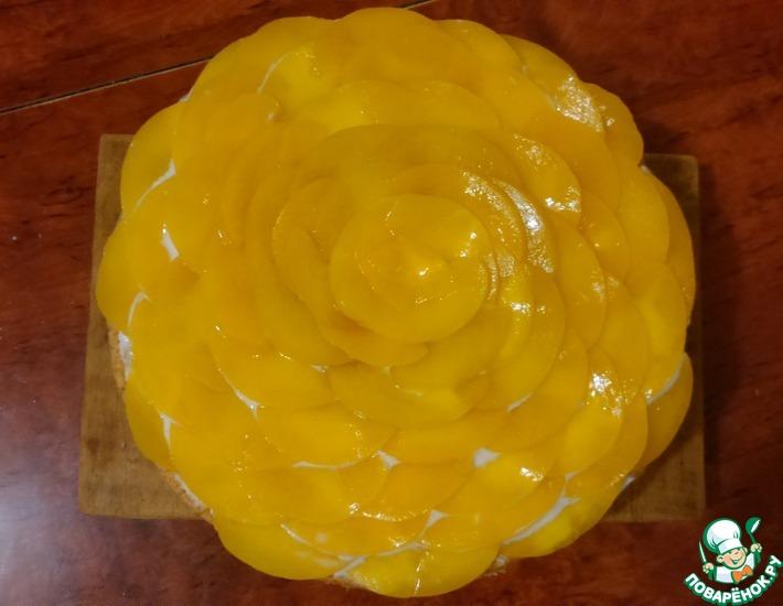 Рецепт: Бисквитный торт с персиками Проще простого