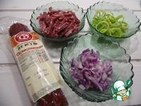 Сытный салат с сырокопченой колбасой ингредиенты