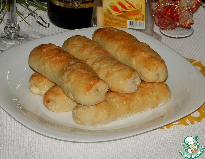 Рецепт: Закусочные булочки-рулеты с пикантным сыром