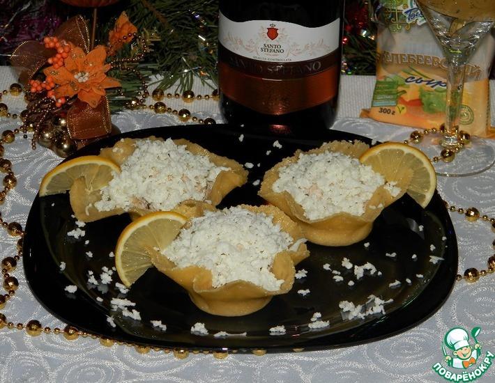 Рецепт: Закуска в сырных тарелочках Под снегом