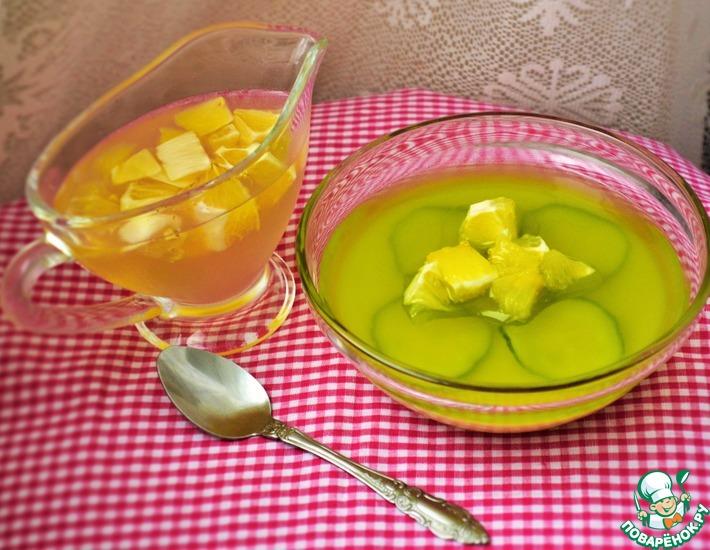 Рецепт: Йогуртово-огуречное желе с лимонным соусом