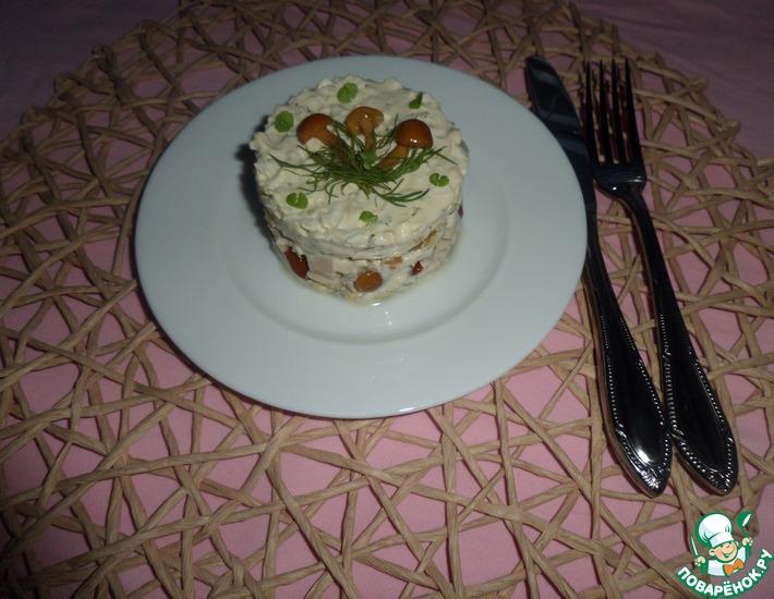 Рецепт: Салат с кальмаром и грибами