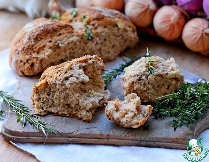 Рецепт: Бездрожжевой хлеб с луком и беконом