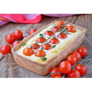 Киш с адыгейским сыром и помидорами черри