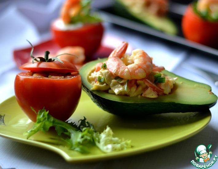 Рецепт: Закуска из фаршированных помидоров и авокадо