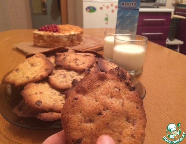 Рецепт: Печенье с шоколадом и орешками