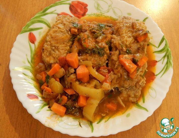 Рецепт: Камбала, тушенная с овощами