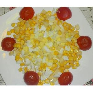 Яичный салат с помидорами-черри