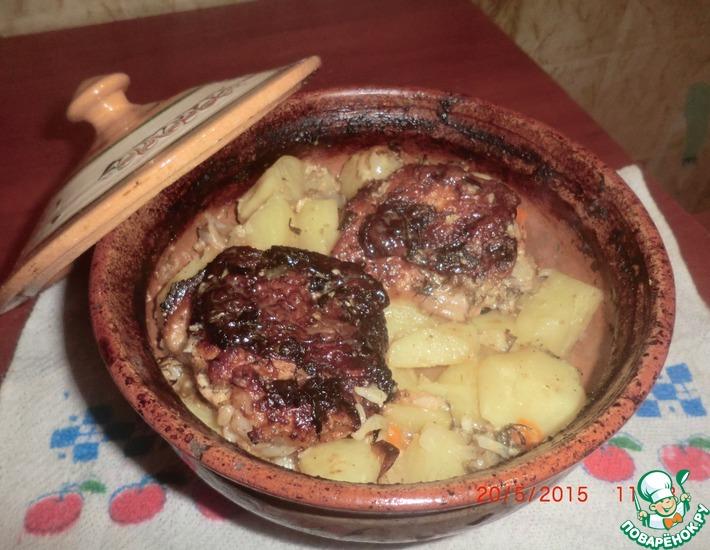 Рецепт: Картофель с куриными бёдрами в кефире