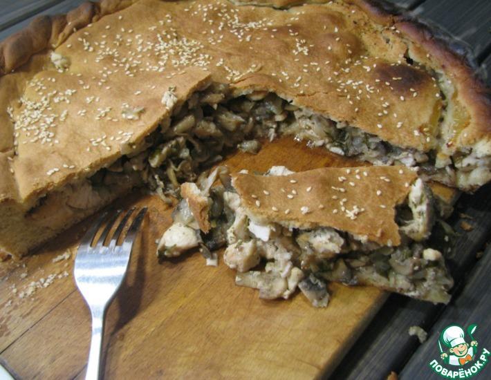 Рецепт: Пирог на огуречном рассоле с курицей и грибами
