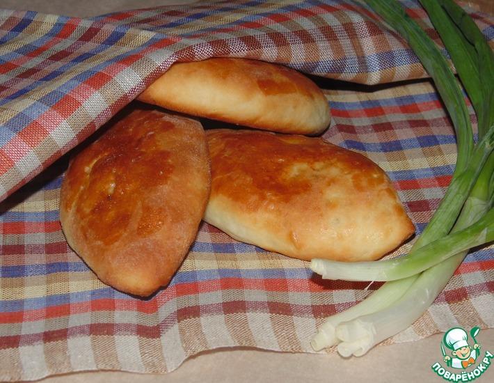 Рецепт: Пироги с зеленым луком, рисом и яйцом