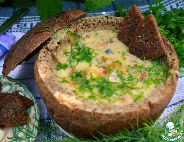 Рецепт: Рыбный суп в хлебной тарелке