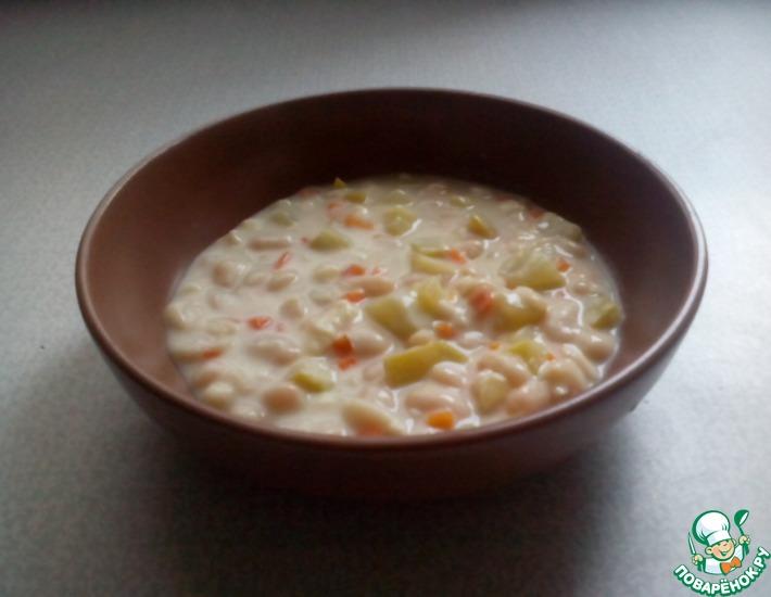 Рецепт: Сырный суп с белой фасолью