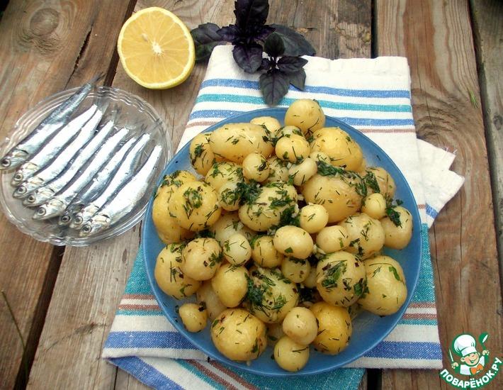 Рецепт: Молодой картофель с лимонно-зеленым маслом