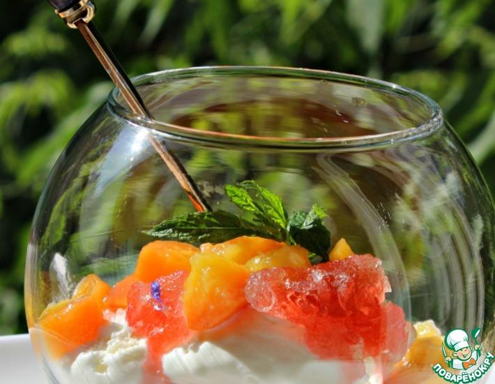 Рецепт: Летние десерты из необычно пошированных персиков