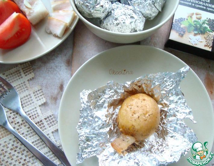 Рецепт: Печёный картофель с салом в фольге