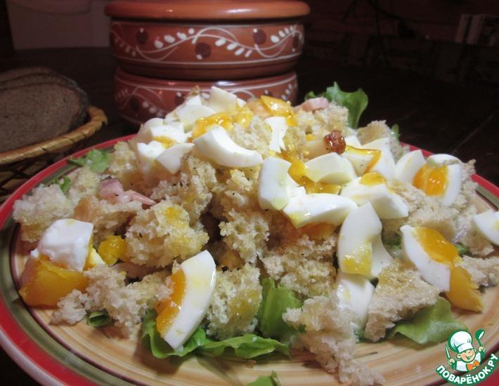 Рецепт: Теплый салат с яйцом и беконом