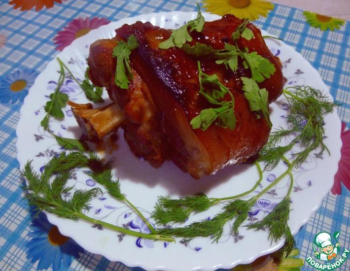 Рецепт: Аппетитная свиная рулька с хрустящей корочкой